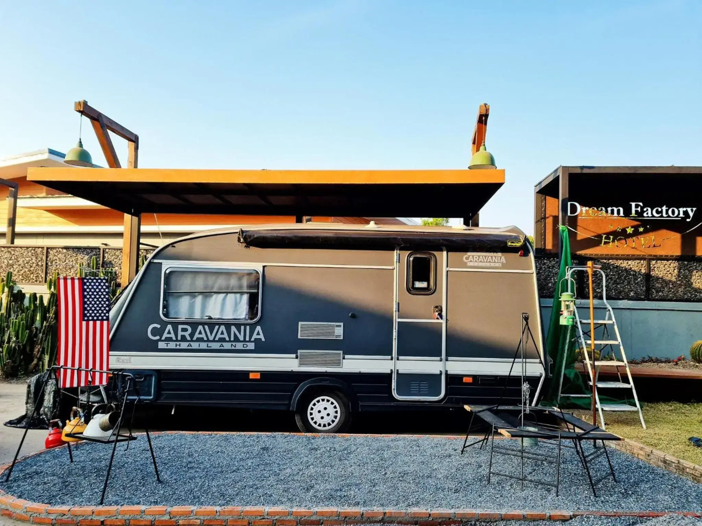 Dream factory hotel (SHA Plus+)