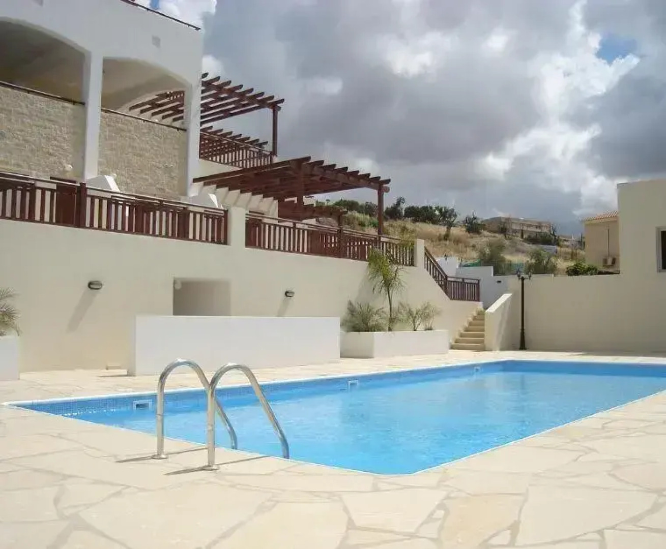 Paschali Hills Apartments