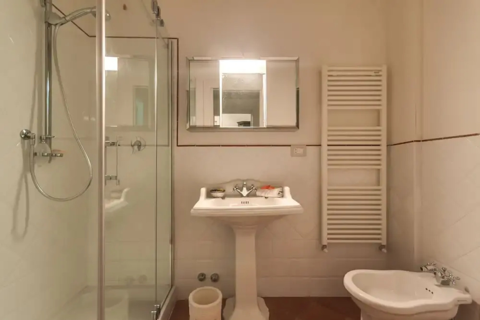 Forte dei Marmi renewed 6 bedroom villa