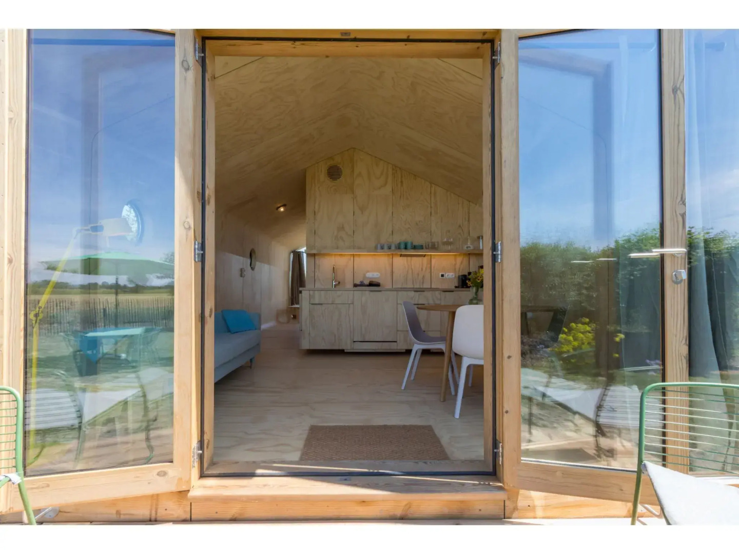 Tiny wrap house 'Woodpecker' on the edge of nature reserve and beach
