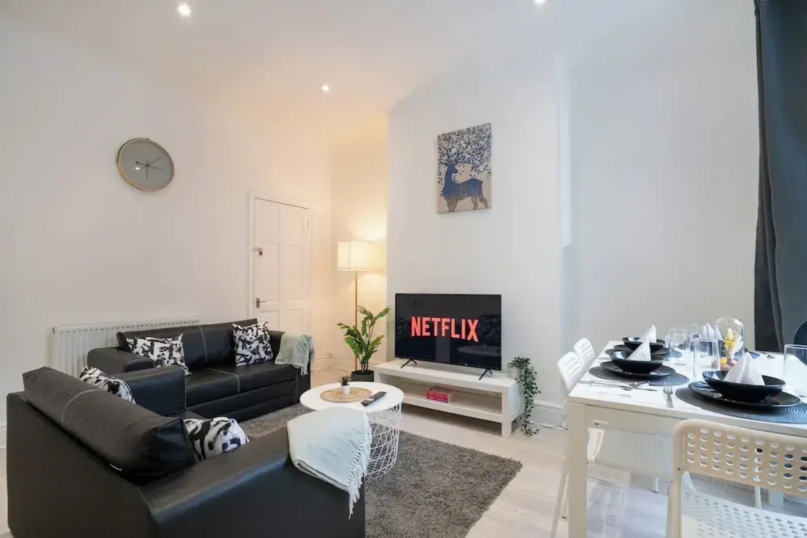 Isimi Burnley 3 Bedroom Modern House, Free Parking