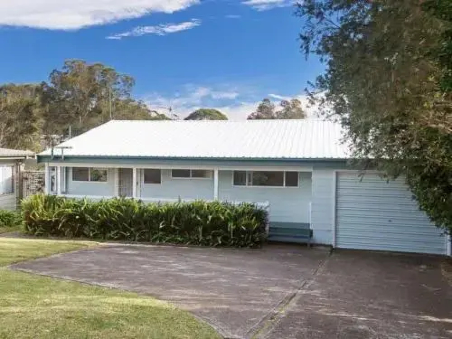Castaways' 36 Cromarty Road - Beachfront House