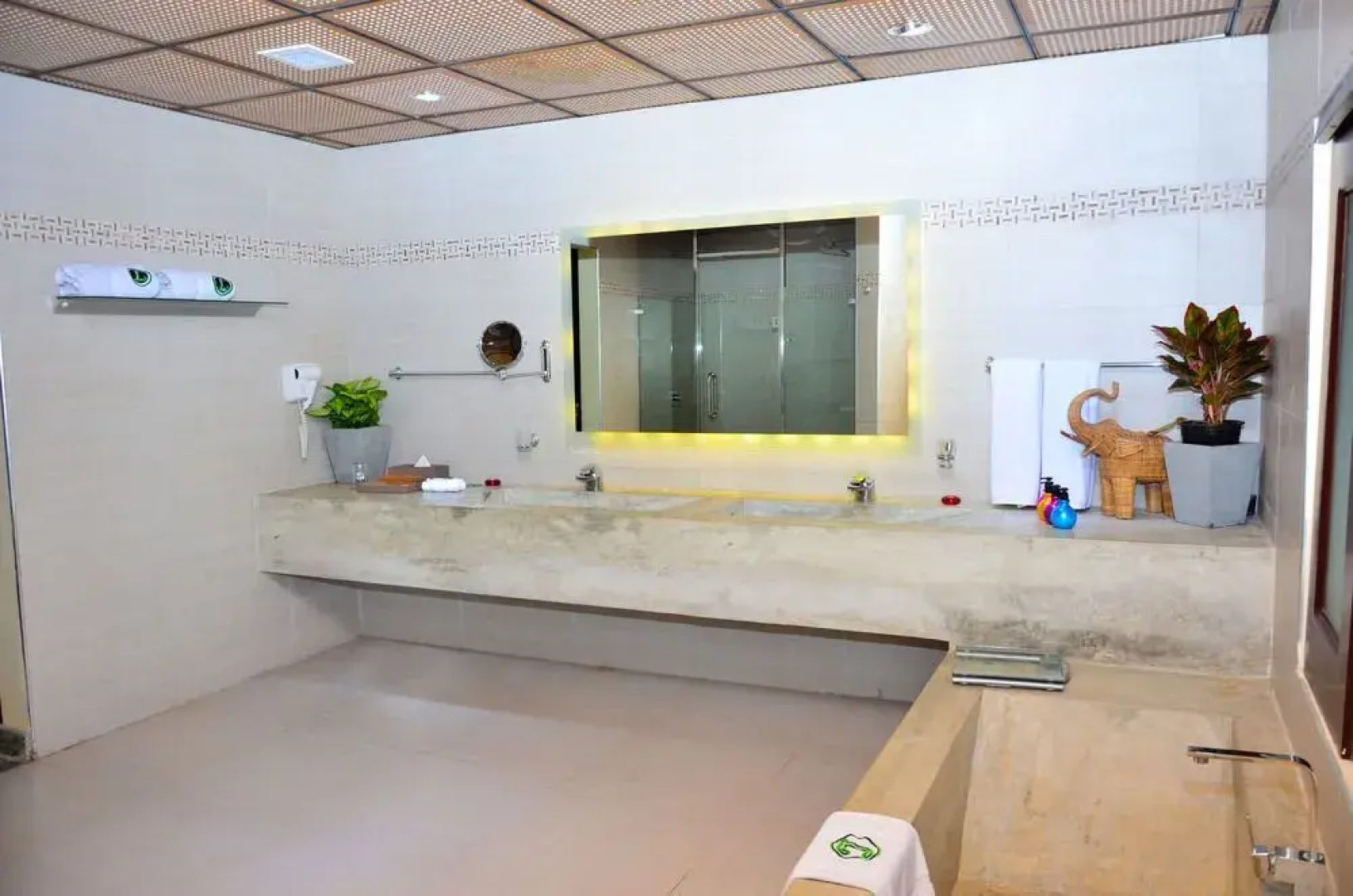 Lavanga Beach Hotel