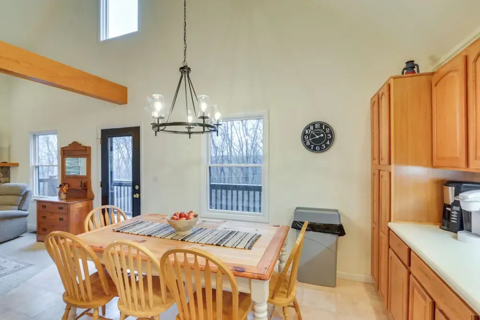 'the Eagles Nest at Alpine' Cabin w/ Fireplace!