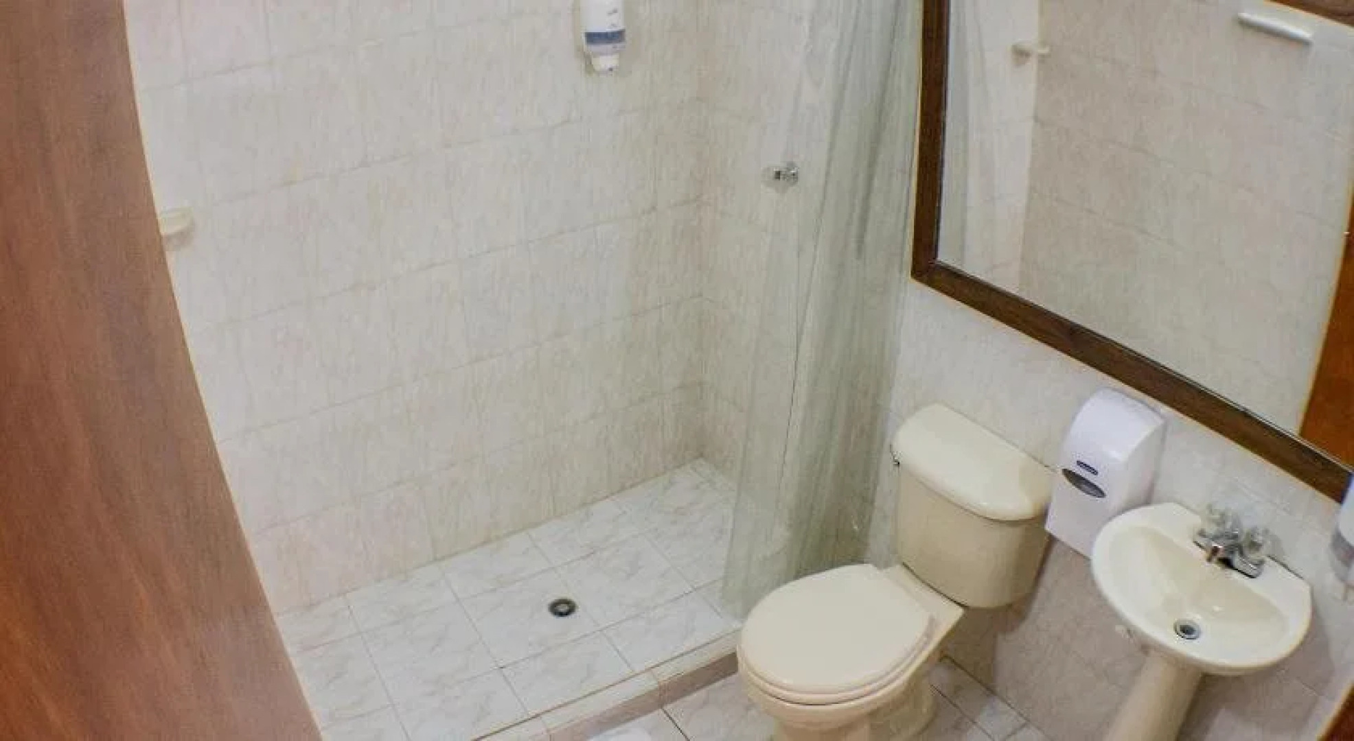 Hostal Restaurante Guaracu