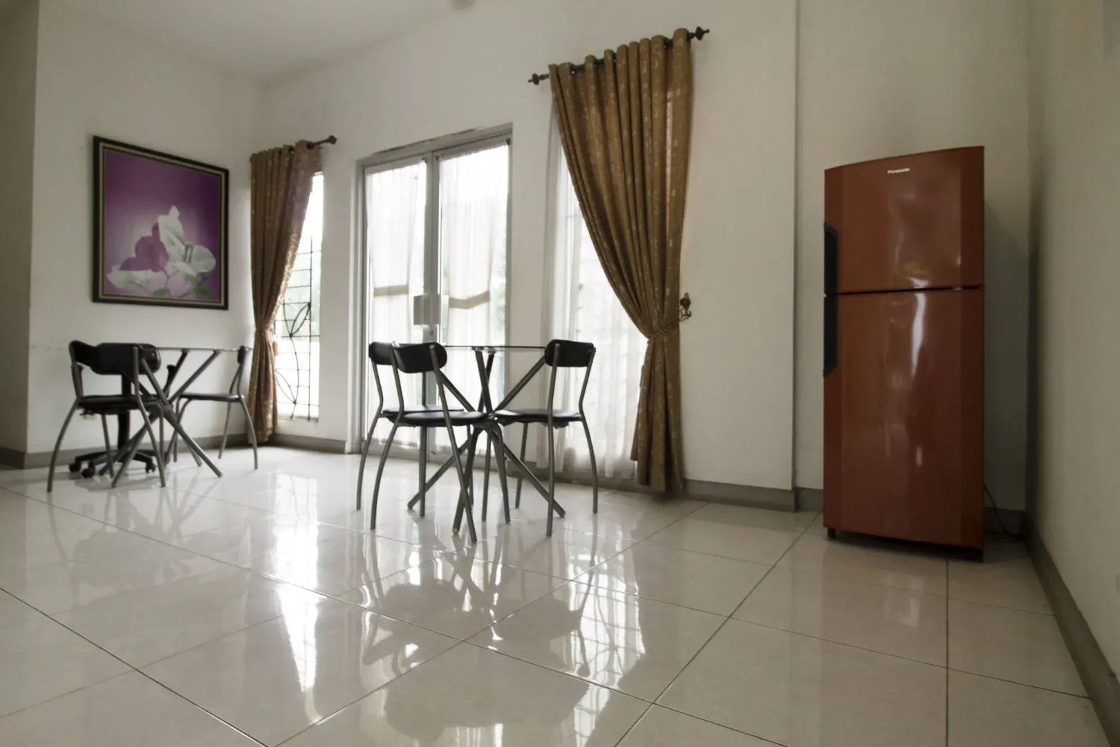 RedDoorz Plus near Lippo Karawaci