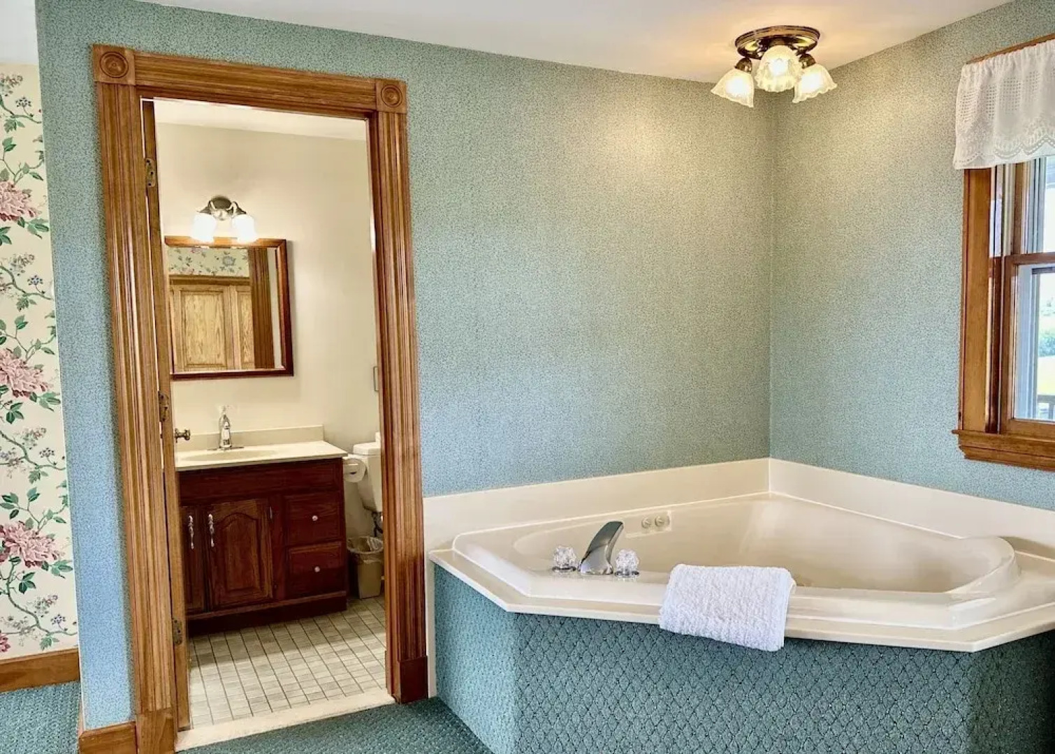 Rose Farm Inn