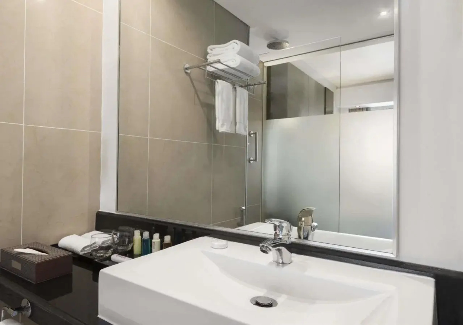 Отель Onomo Dar es Salaam