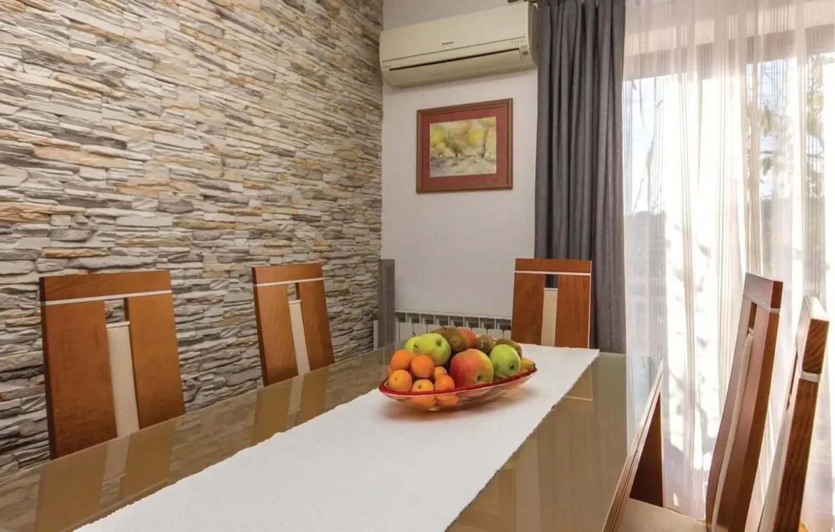 Stunning Home in Cavle With Wifi and 3 Bedrooms