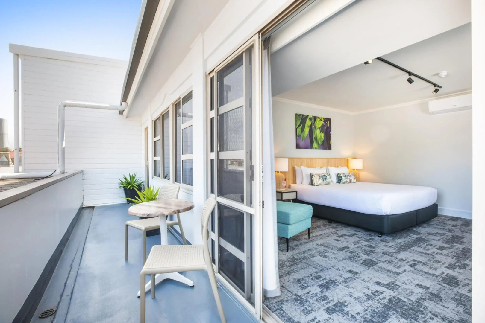 Nightcap at Hotel Victor