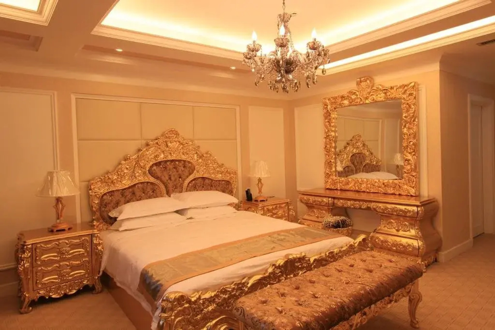 Zhangjiakou HongHao Holiday Hotel