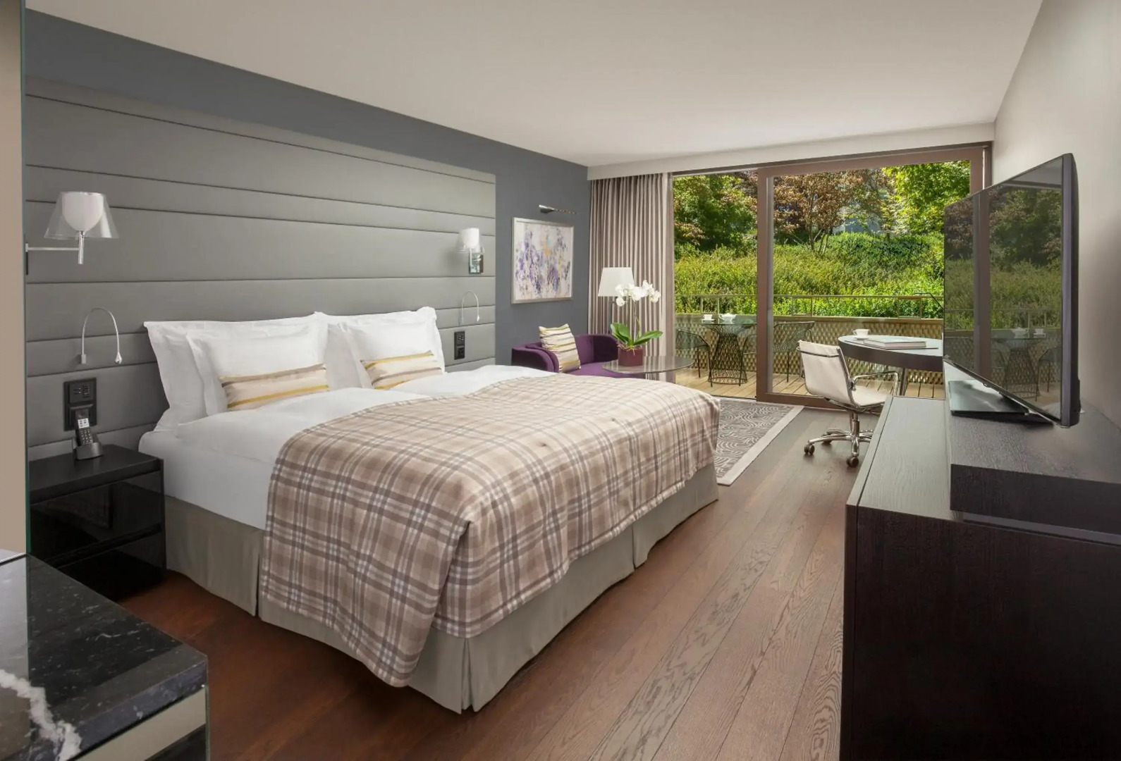 Royal Savoy Hotel & Spa