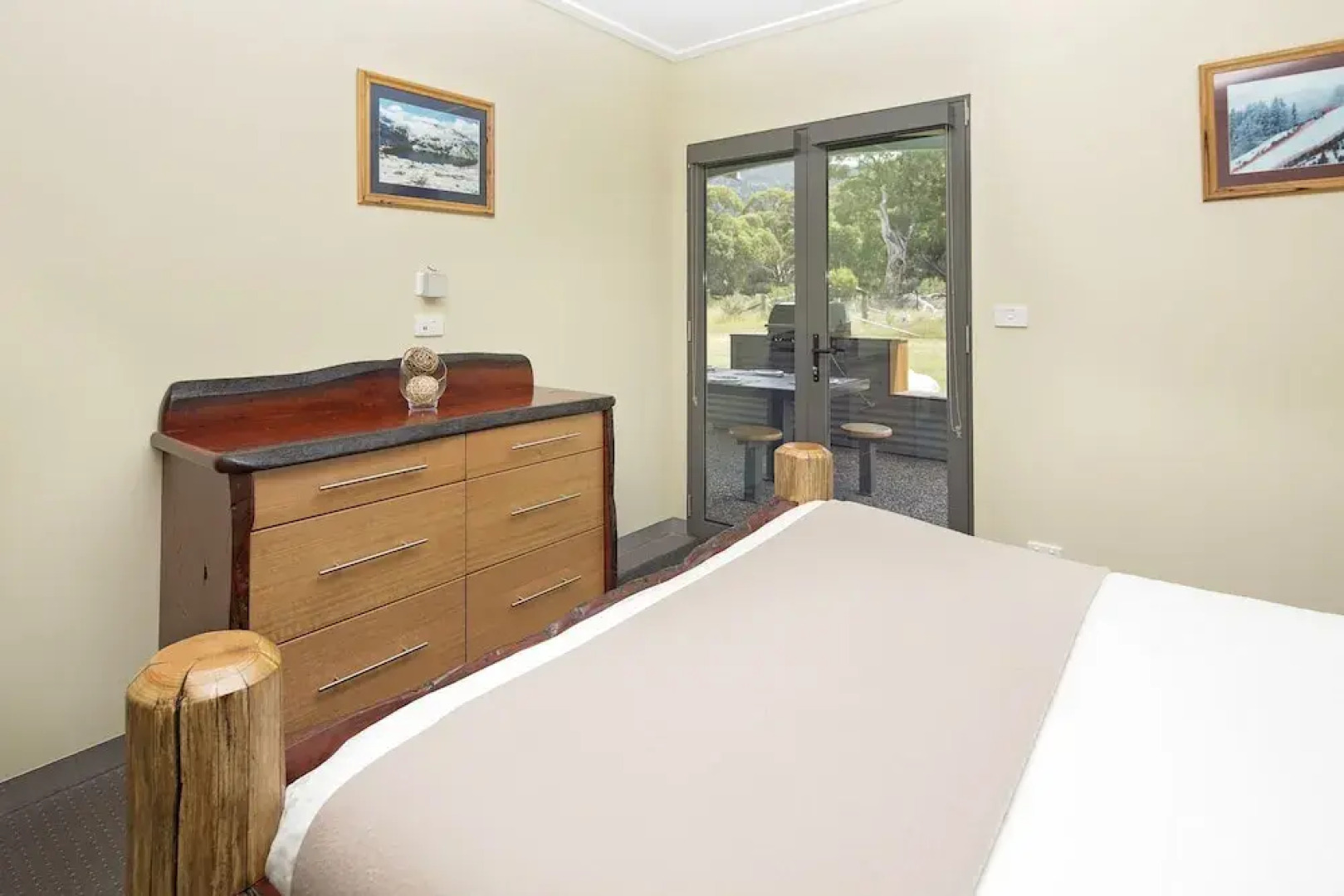 Kickenback Chalet - Contemporary chalet in the heart of Crackenback