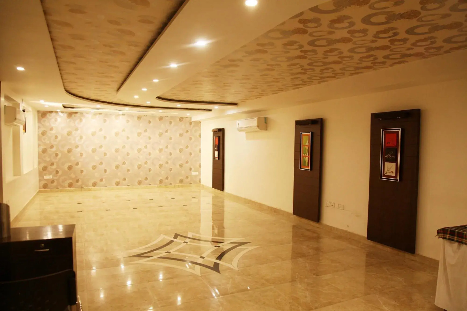 OYO Rooms Mall Road Cantonment