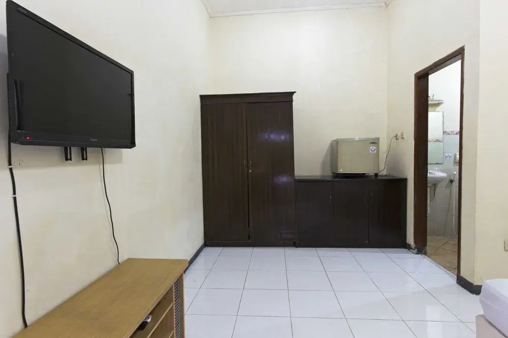 RedDoorz Kemang Ampera