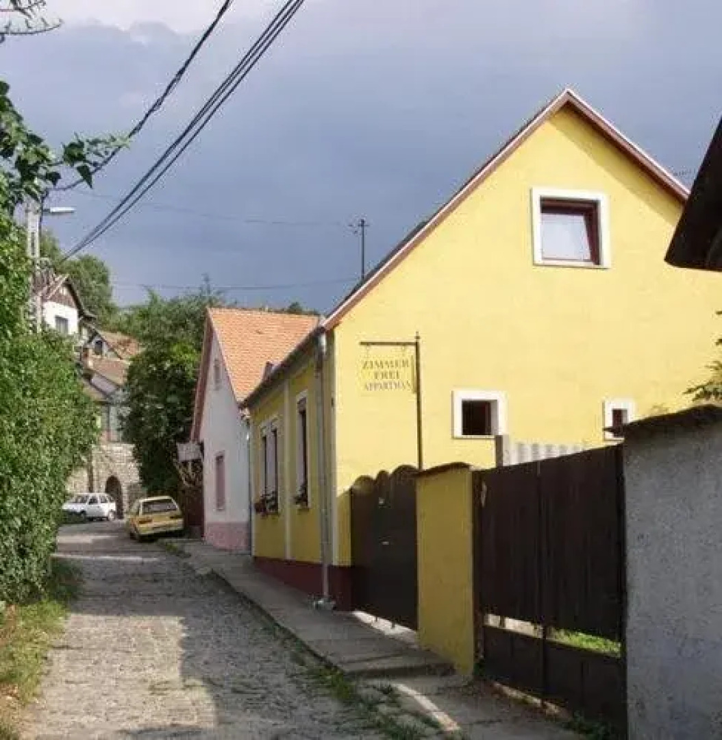 Zch Klra Utcai Apartman