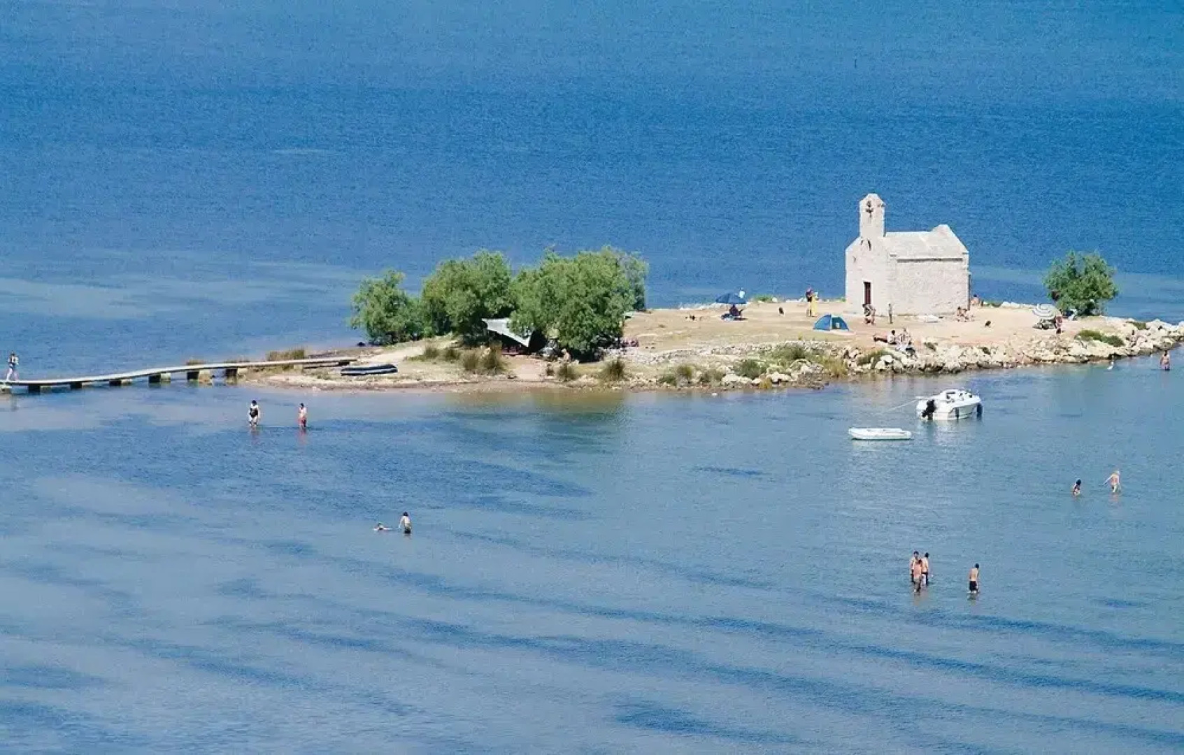 Beautiful Apartment in Posedarje With Wifi and 4 Bedrooms