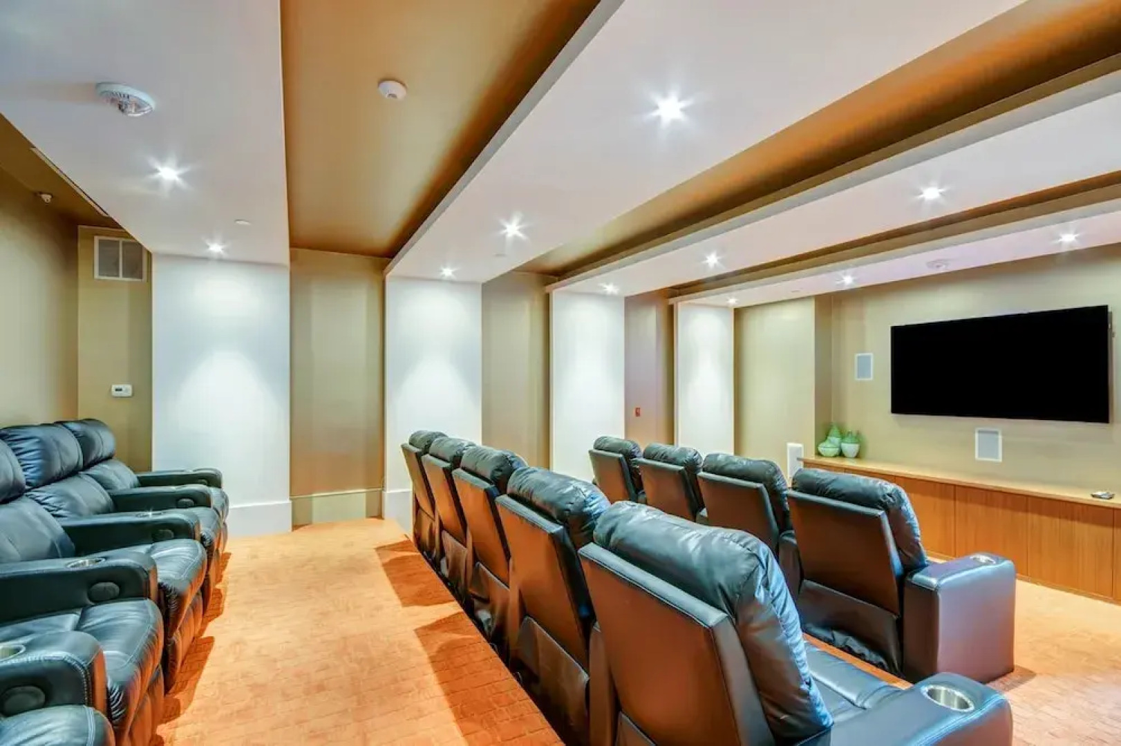 Global Luxury Suites in Sterling