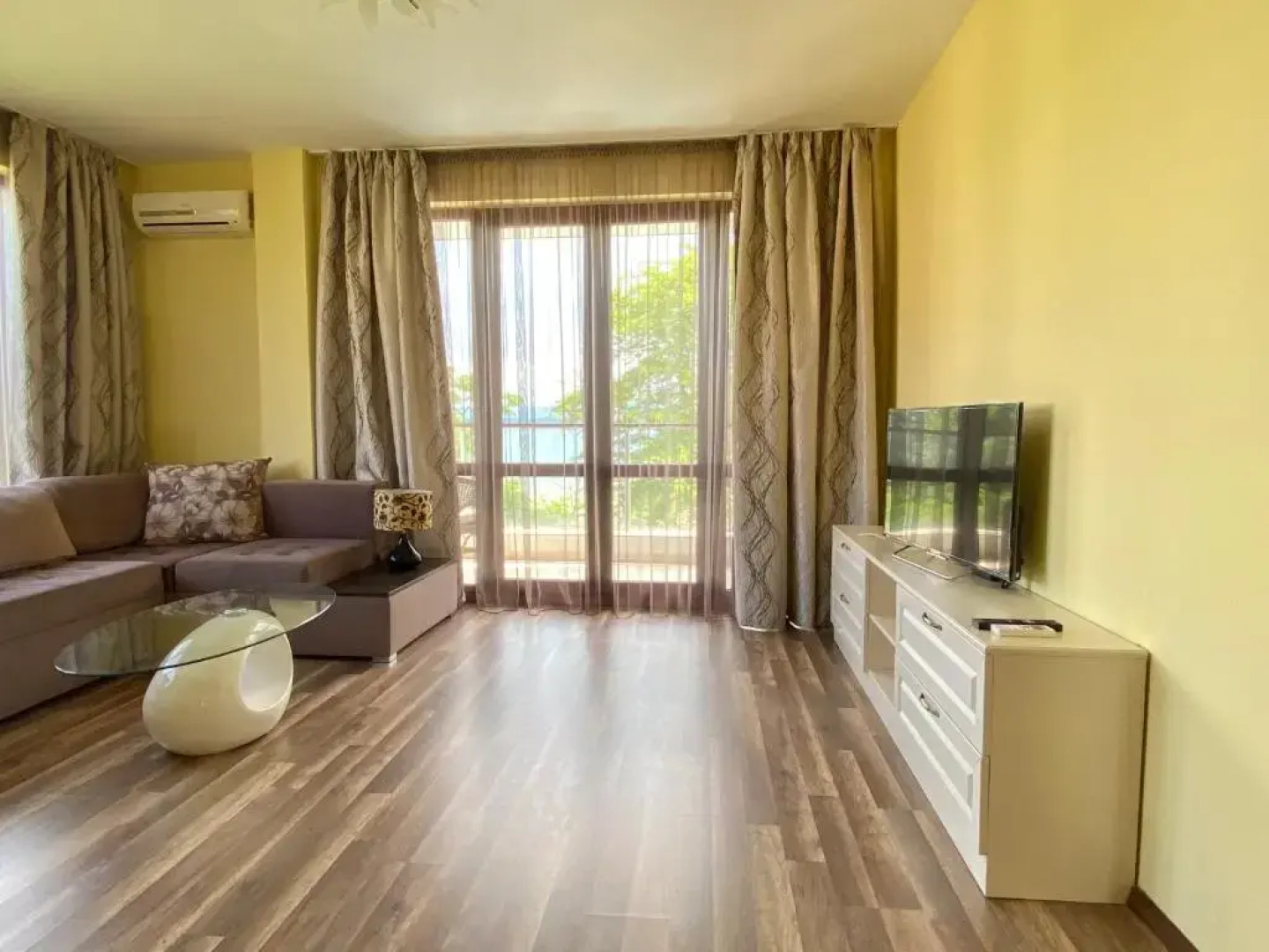 Green Paradise Deluxe Apartments