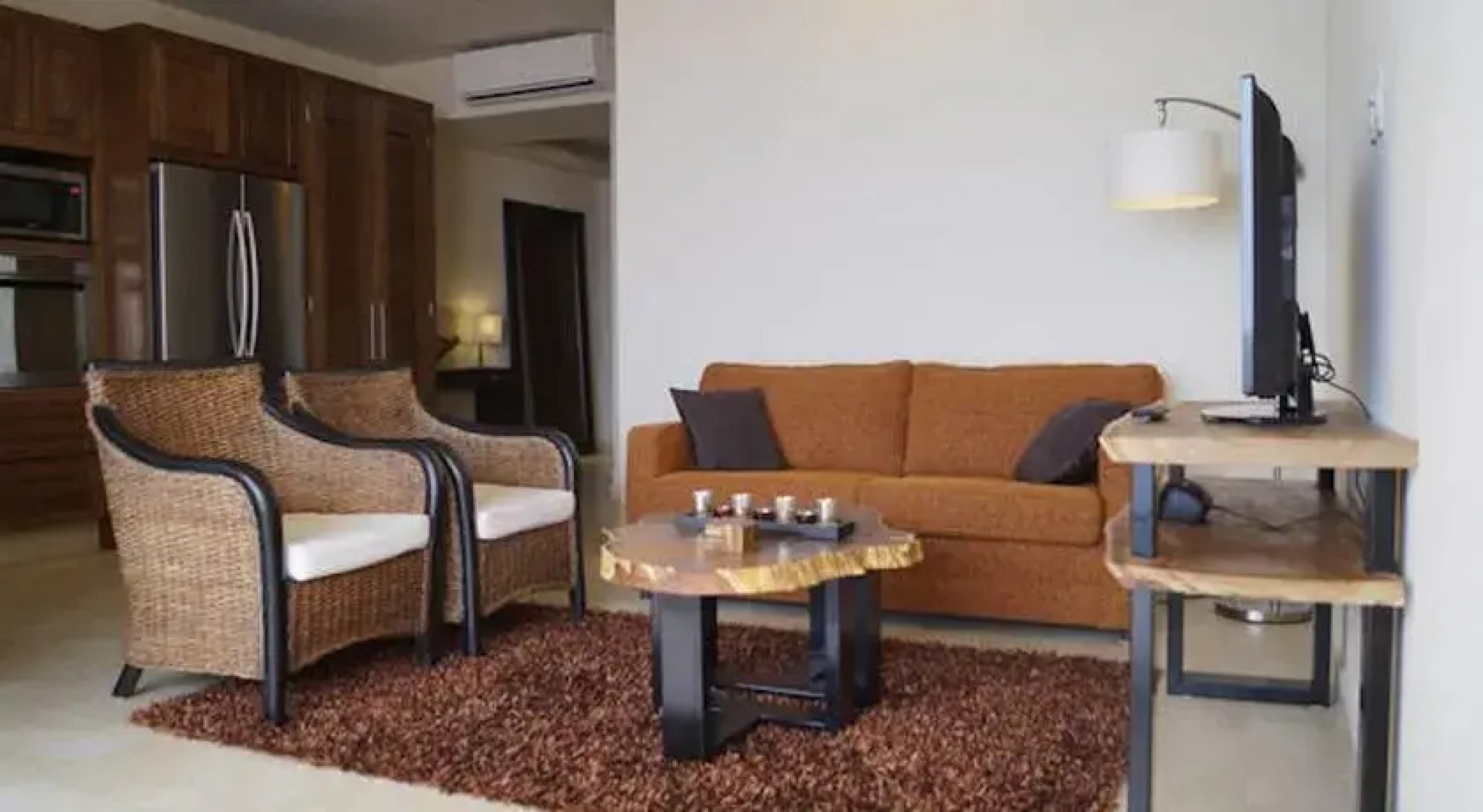 Luxury Condo V177 Romantic Zone