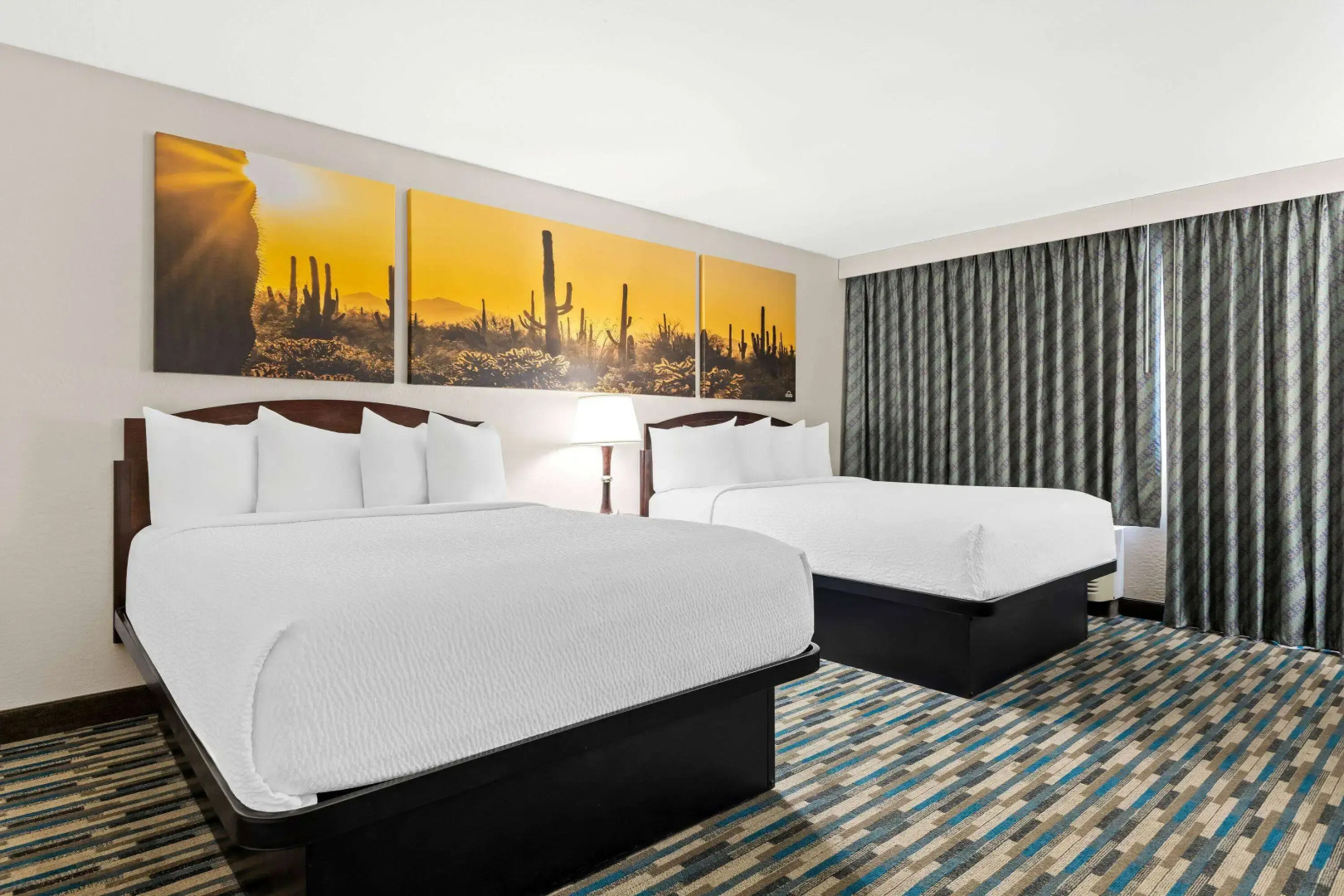 Days Inn & Suites by Wyndham Mesa Near Phoenix