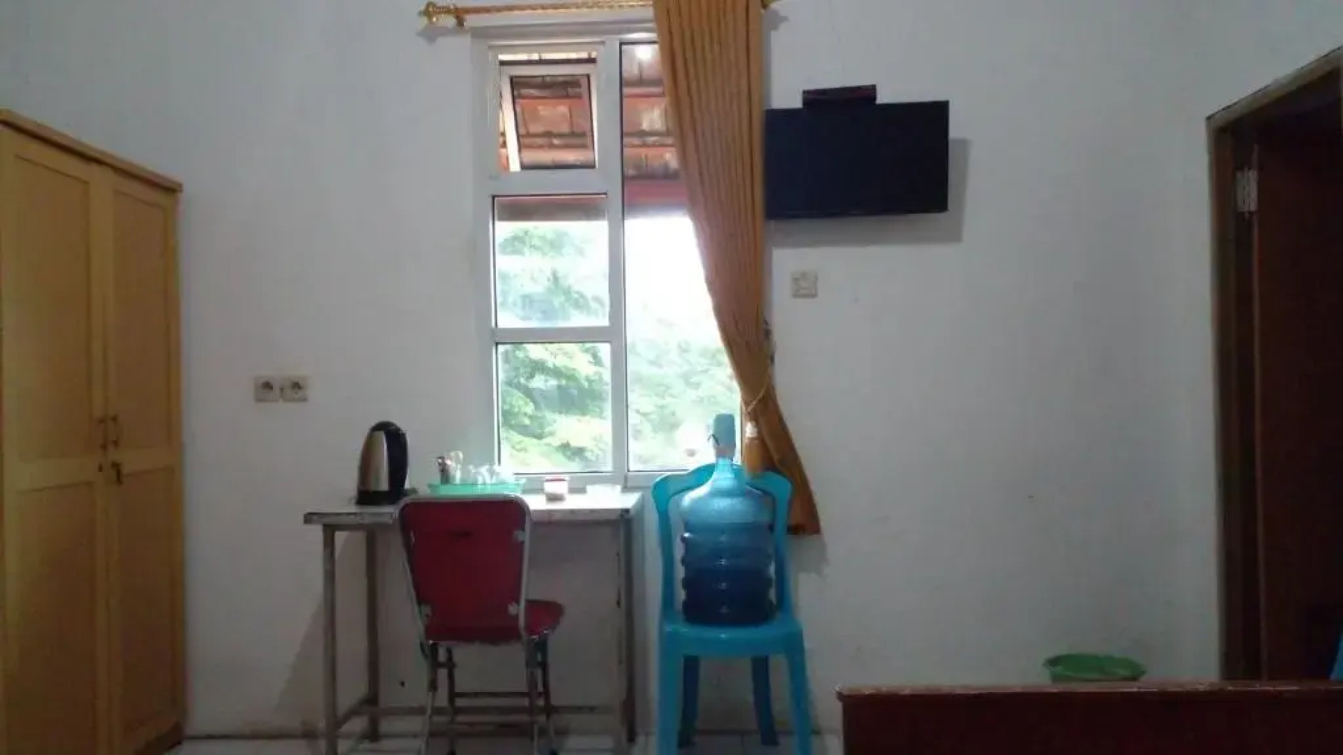 Hotel Raya by OYO Rooms