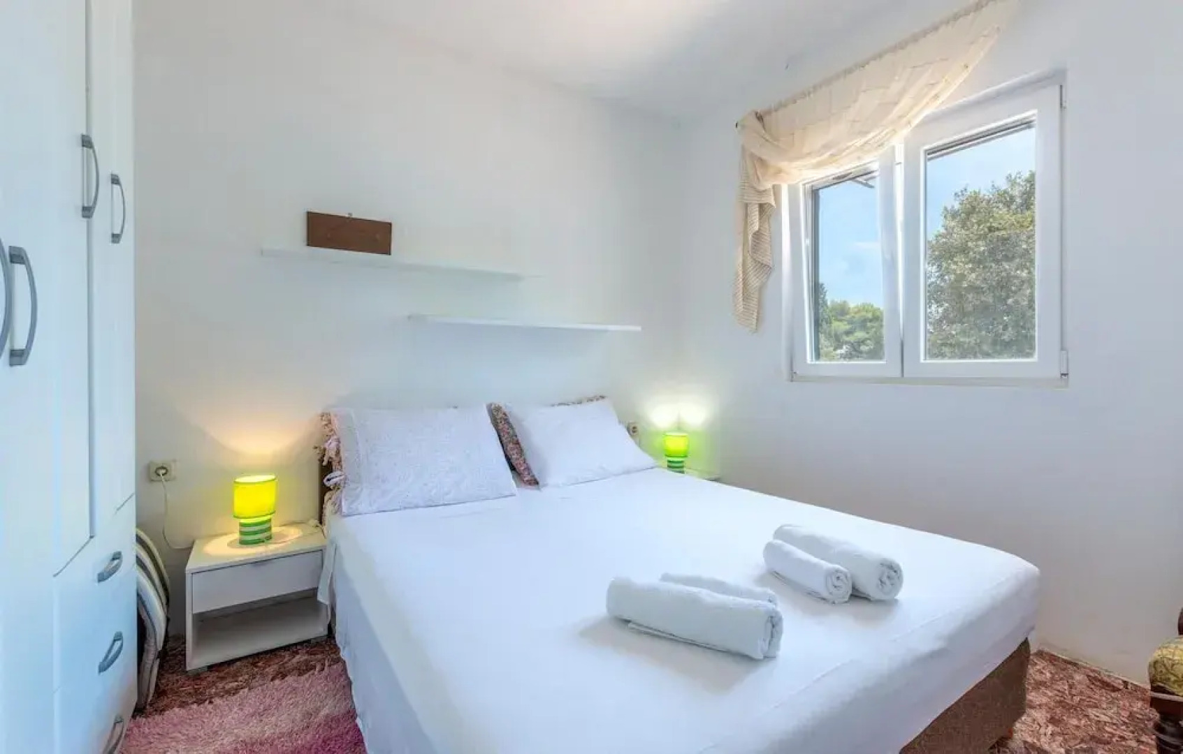 Beautiful Home in Sucuraj With Wifi and 2 Bedrooms