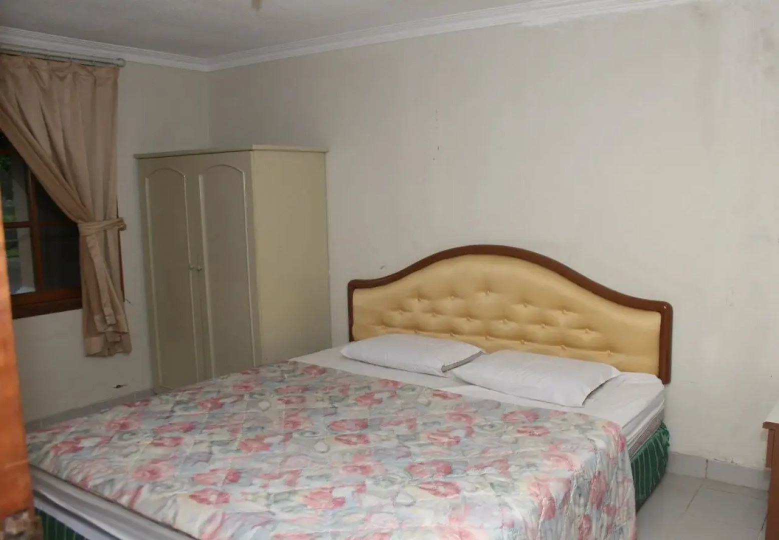 Condominium Lippo Carita by Eneng