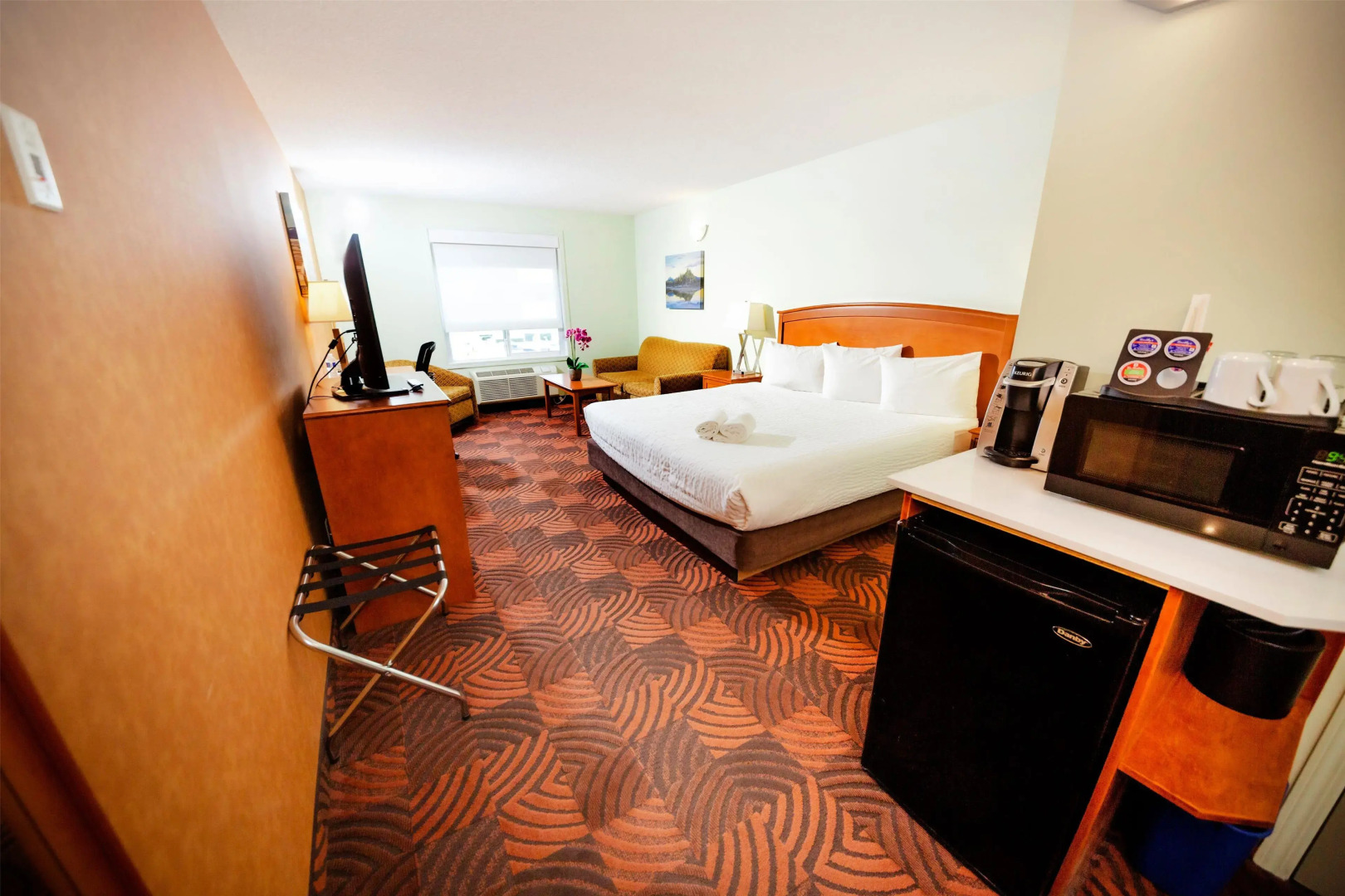 Service Plus Inns and Suites Calgary