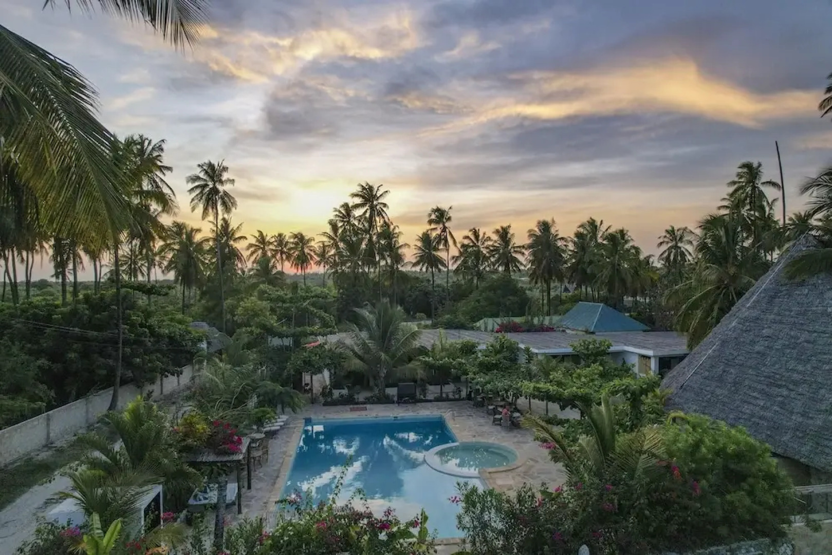 Tropical Boutique Hotel & Resto