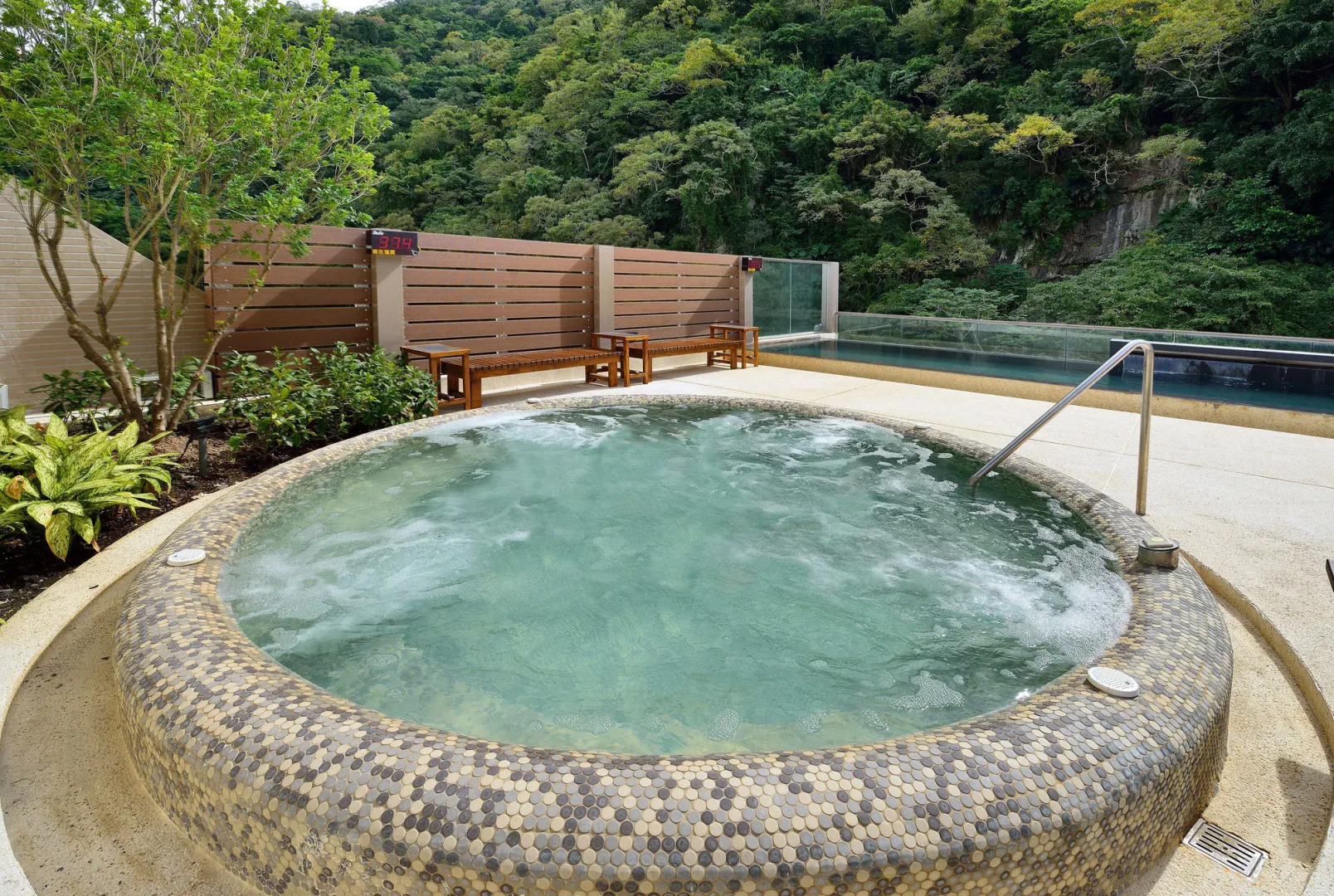 Chihpen Century Hotel