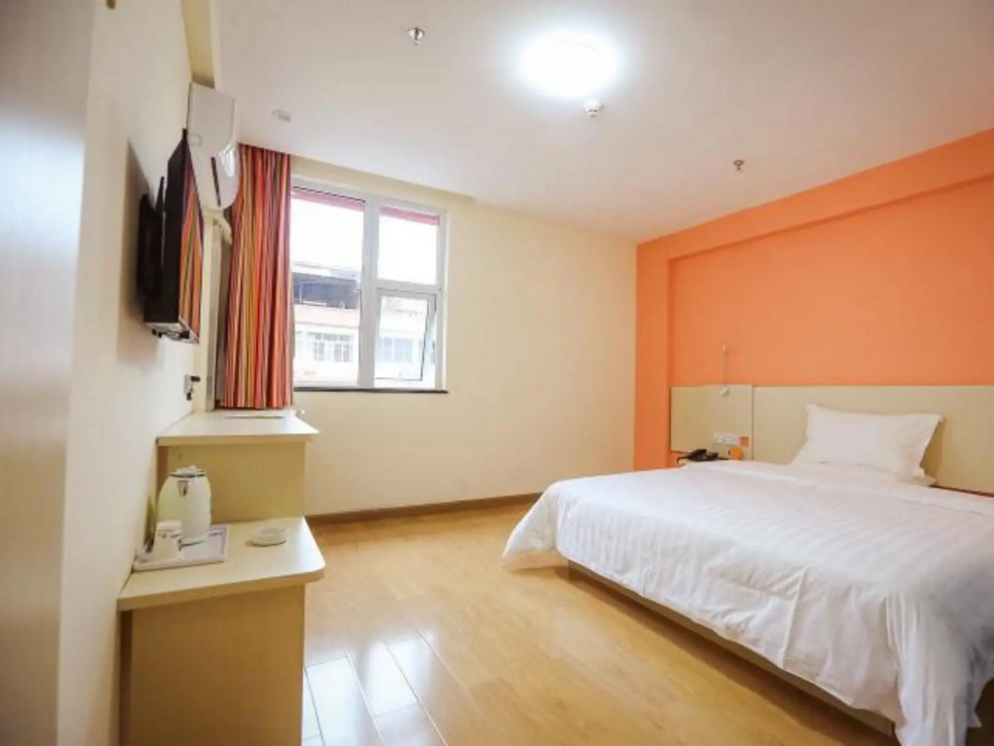 7 Days Inn Yunfu Coach Terminal Branch