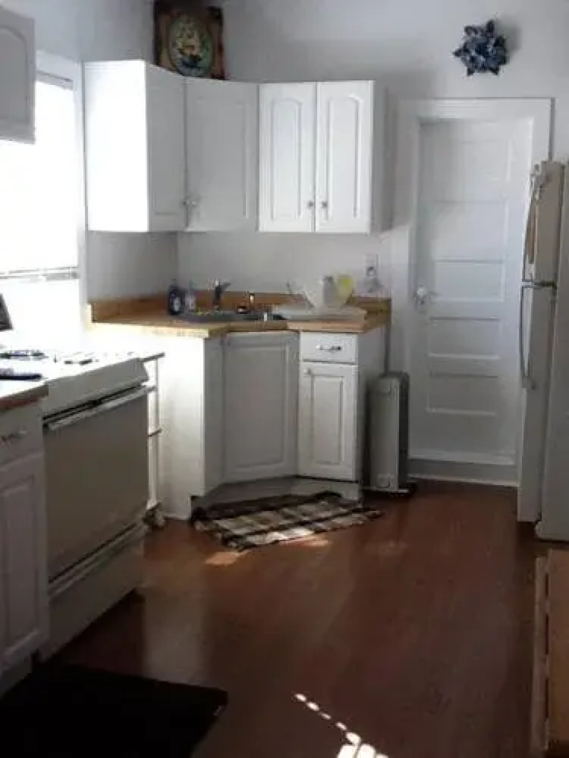 Bronco Bobbi's Hideout & Calamity Jane's