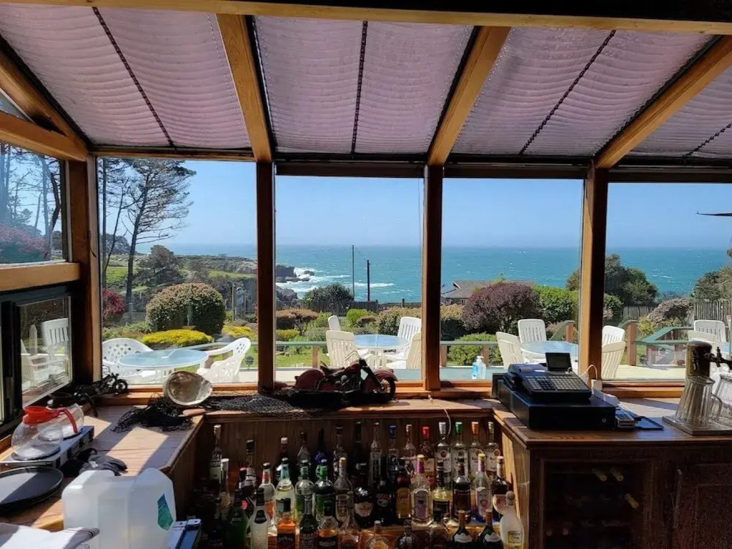 Ocean Cove Lodge Bar & Grill