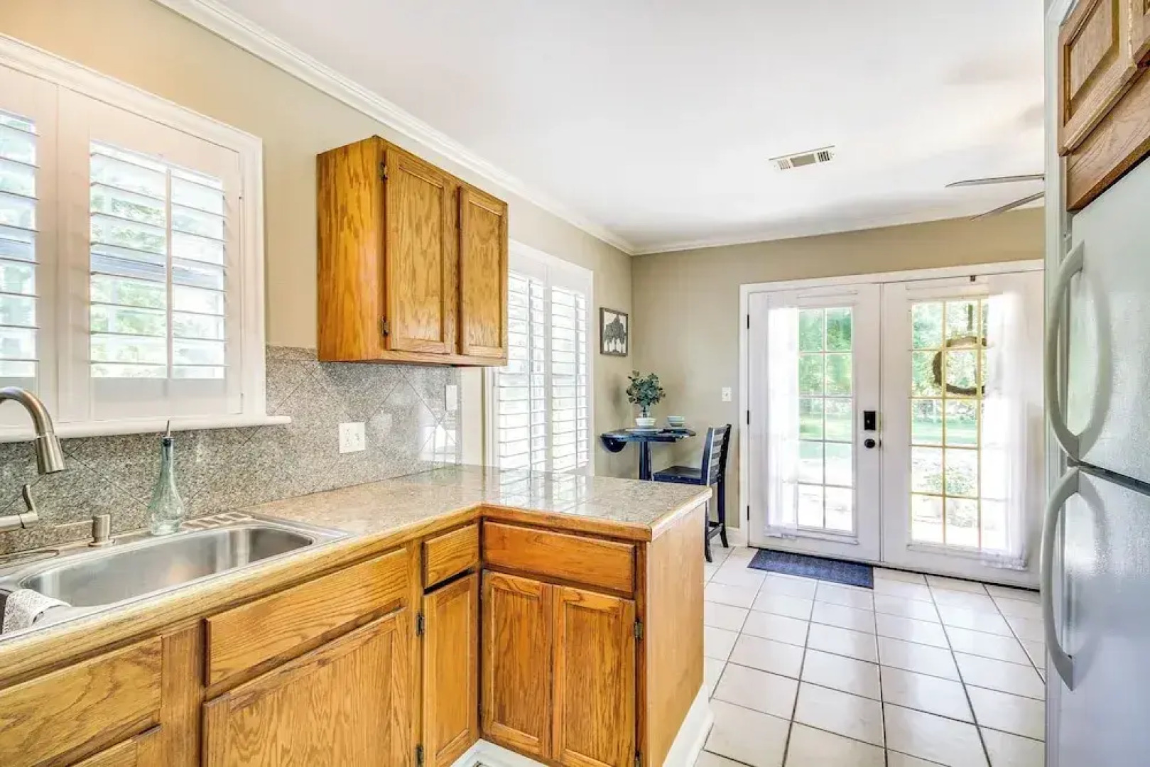 Waveland Retreat w/ Yard: Walkable Location