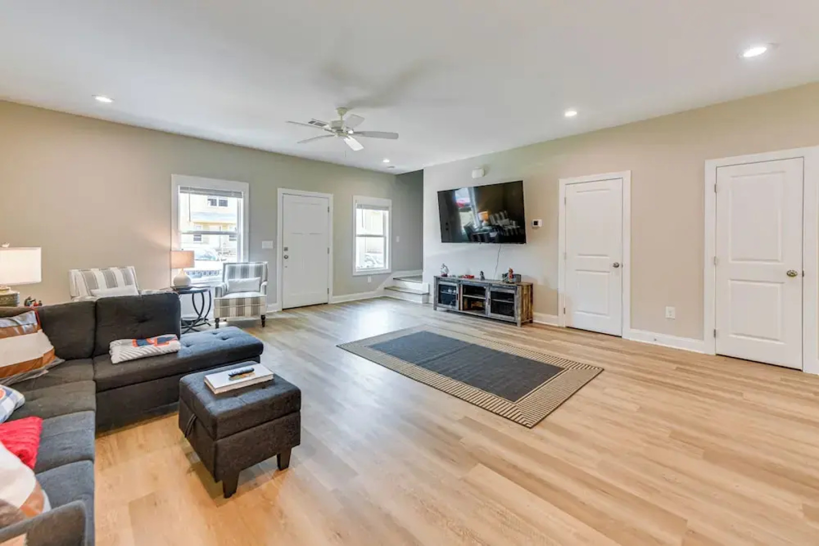 4 Mi to Auburn University: Townhome w/ Fenced Yard