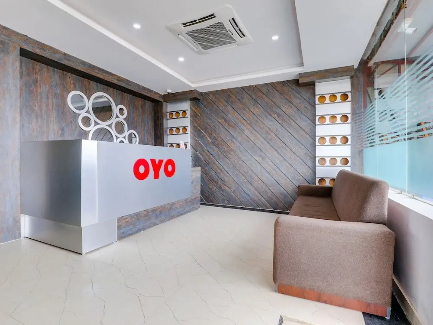 OYO 596 Samarth Inn