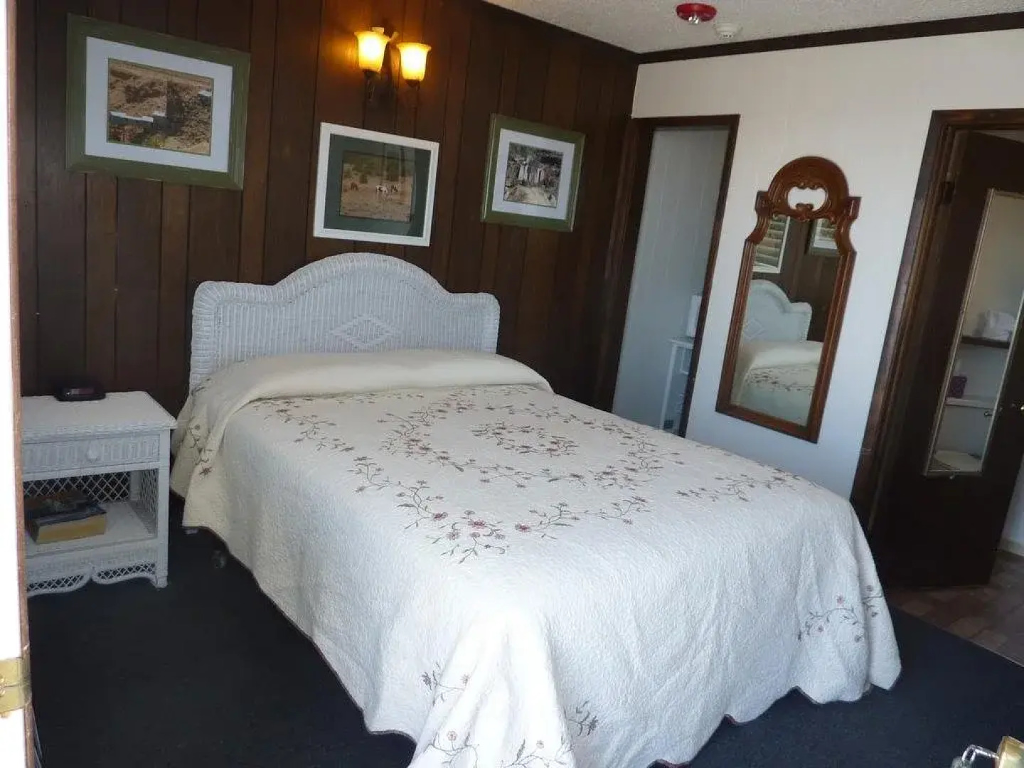 Sugarloaf Mountain Motel