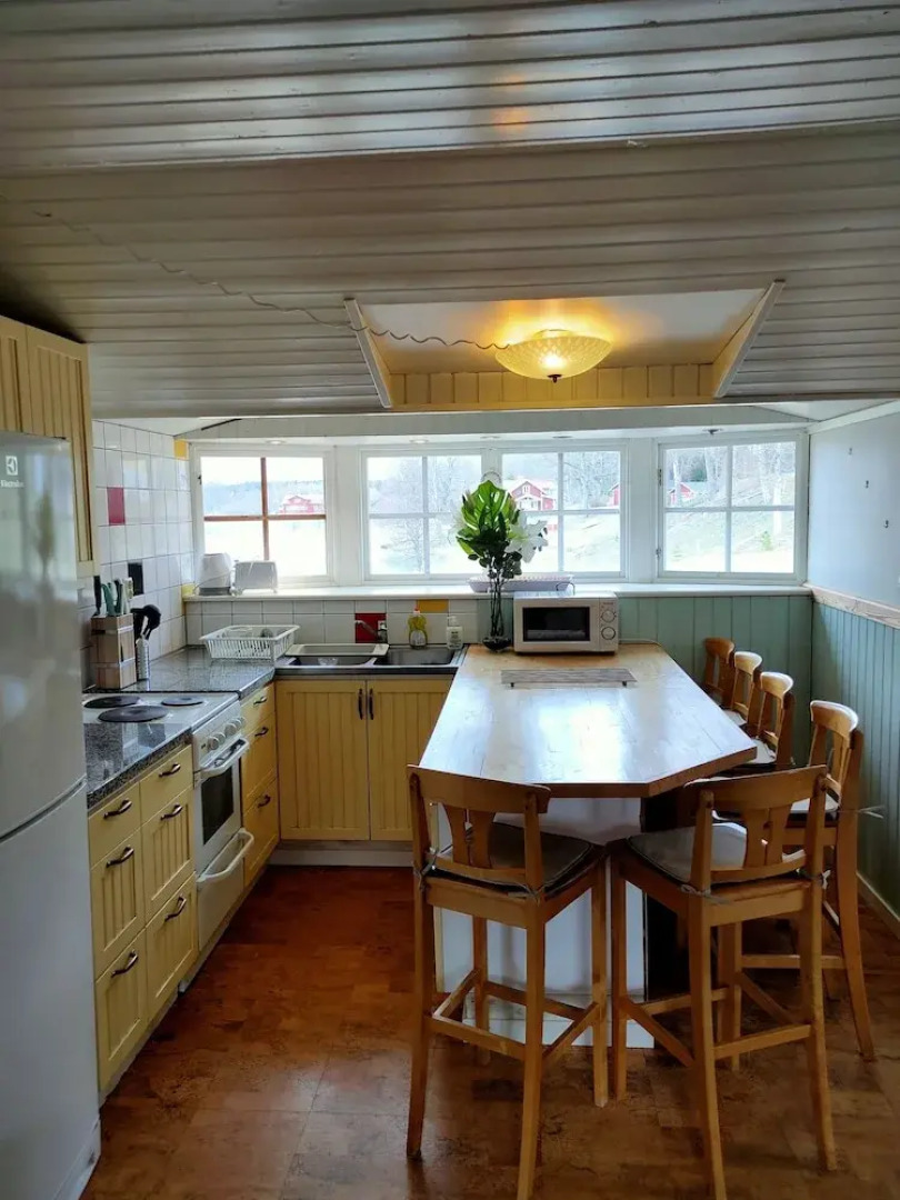 Charming 2-bed House at the Lake Close Gustavsfors