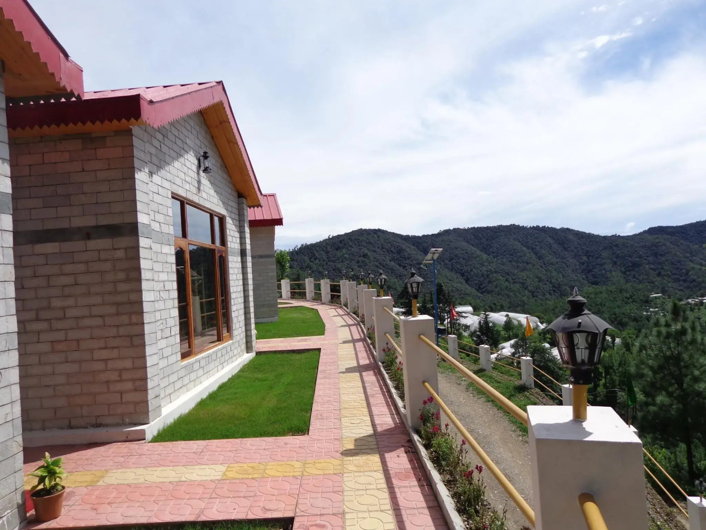 Village Live In Resort Chail