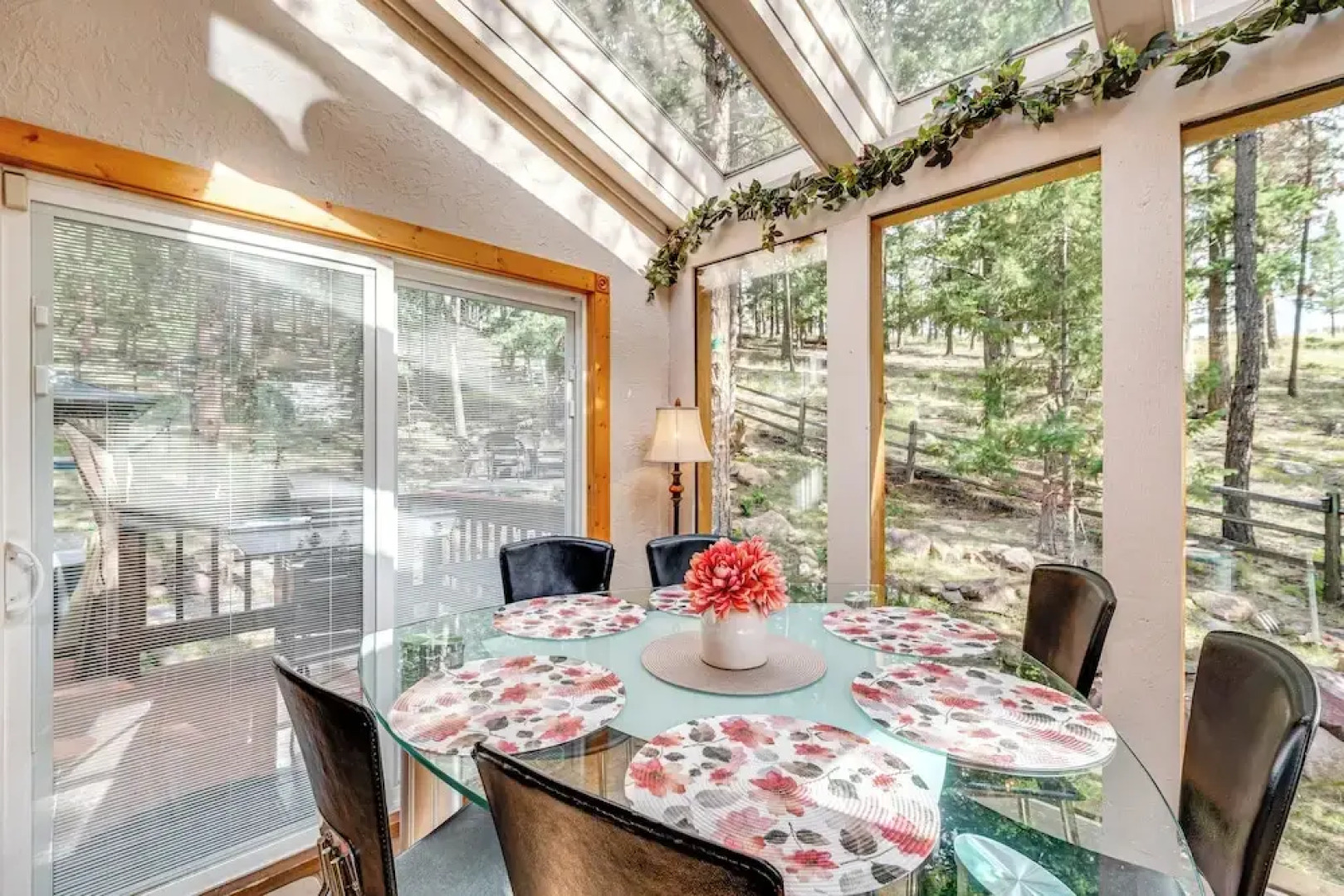 Cozy Home w/ Hot Tub - 11 Mi to Rainbow Falls