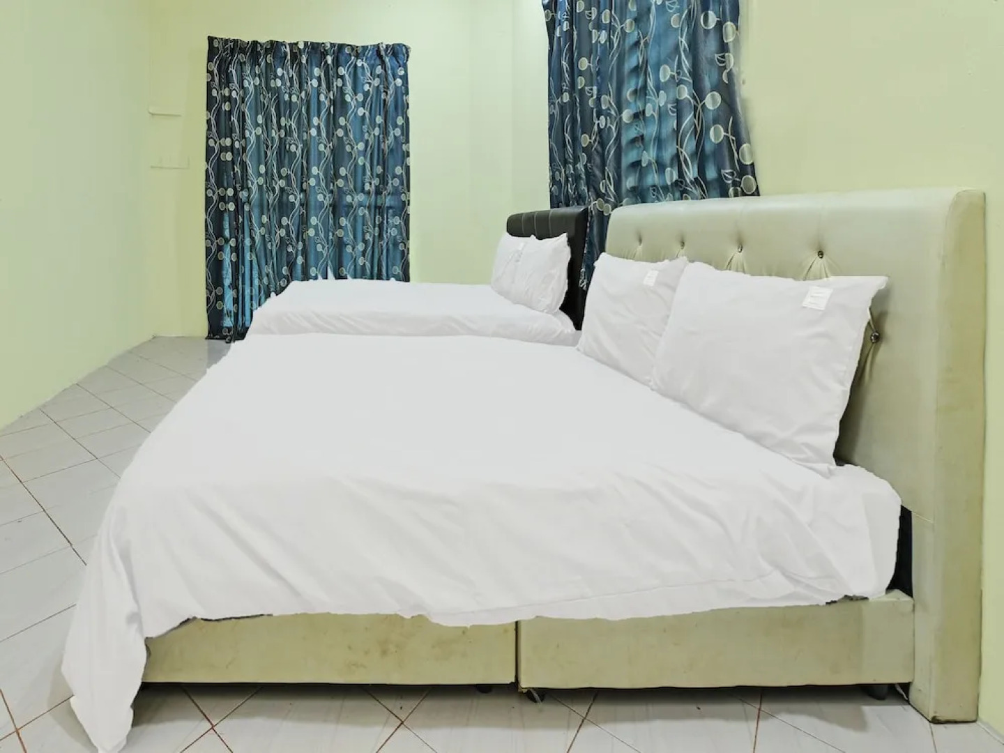 Oyo 90596 Casaria Inn