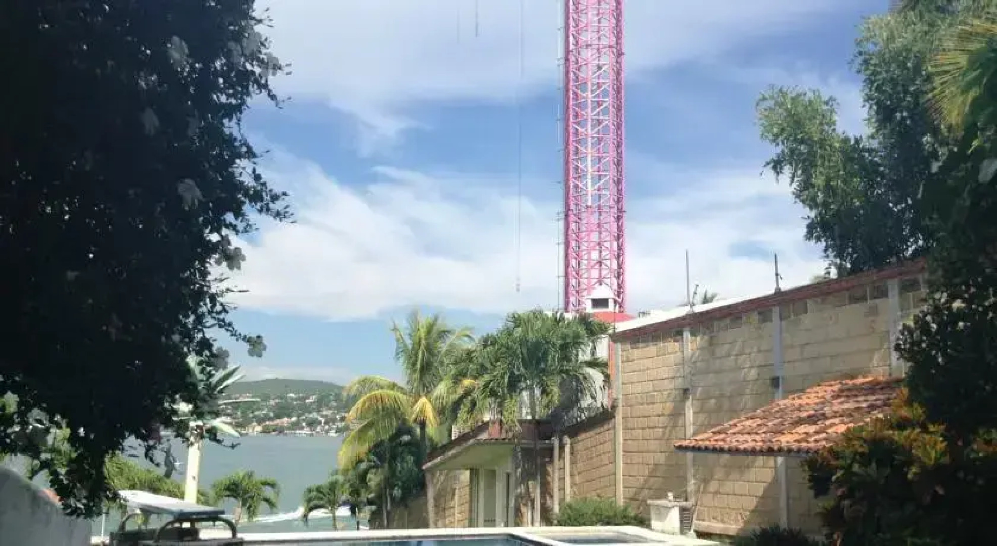 Tequesquitengo Bungie