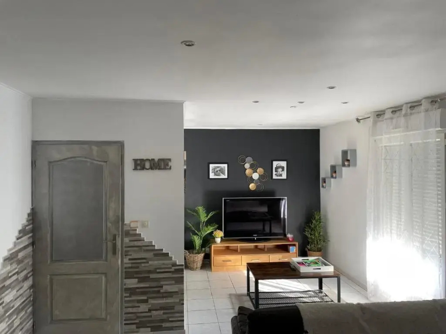 Maison entière 4 lits 8 pl avec jacuzzi proche du safari de Peaugres