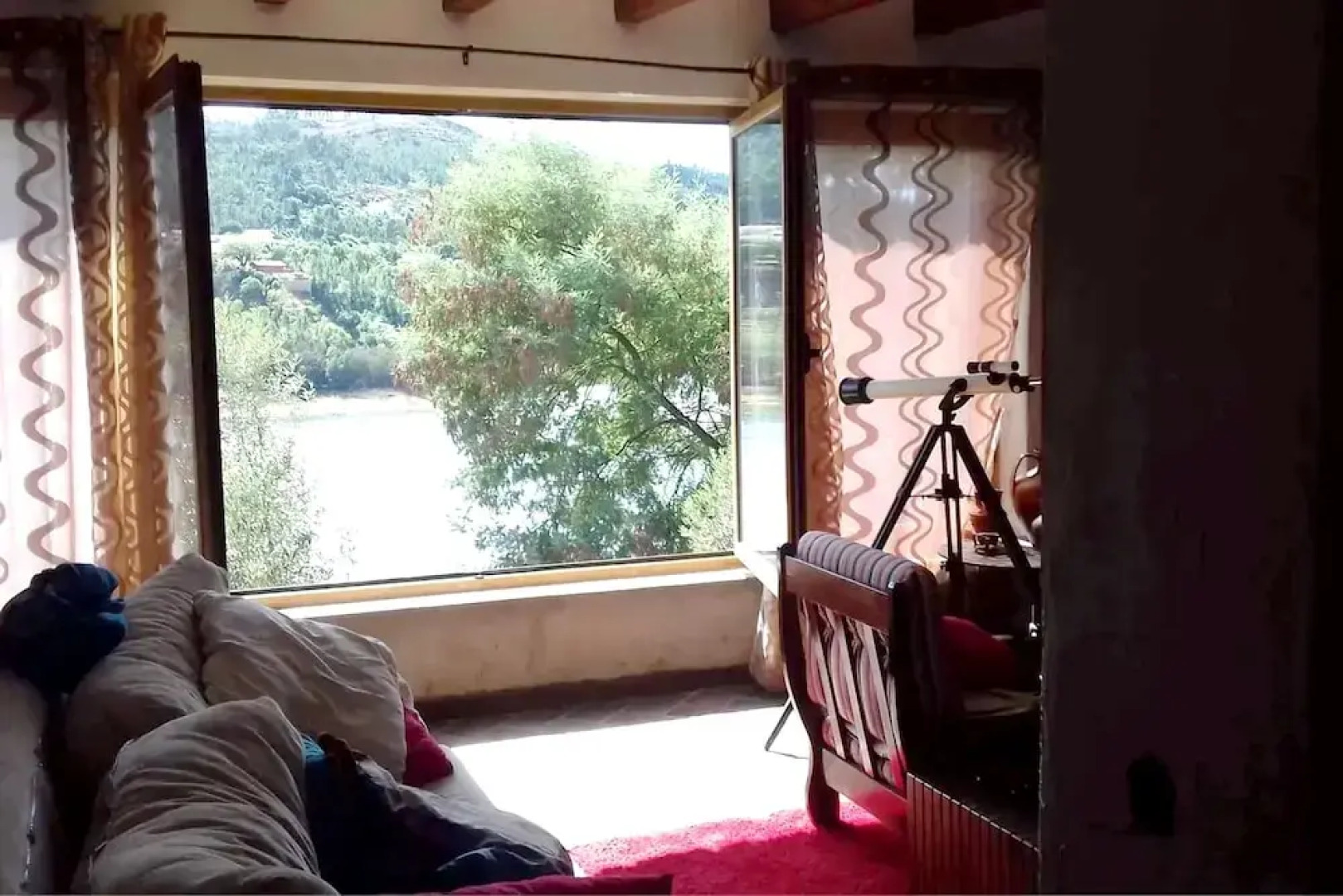 House With 3 Bedrooms in Cernache do Bonjardim, With Wonderful Lake View, Furnished Terrace and Wifi Near the Beach