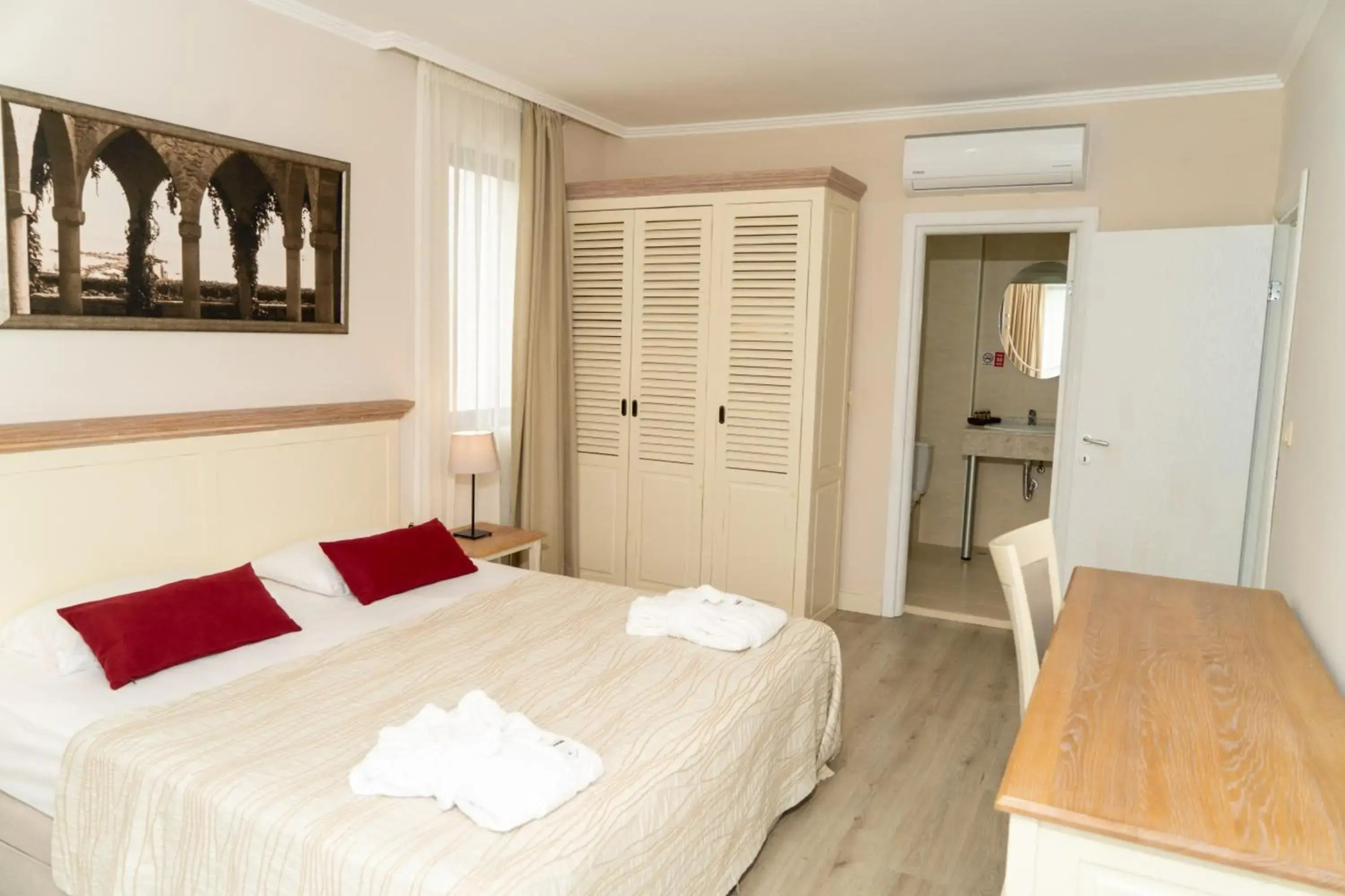 White Rock Castle Suite Hotel & SPA