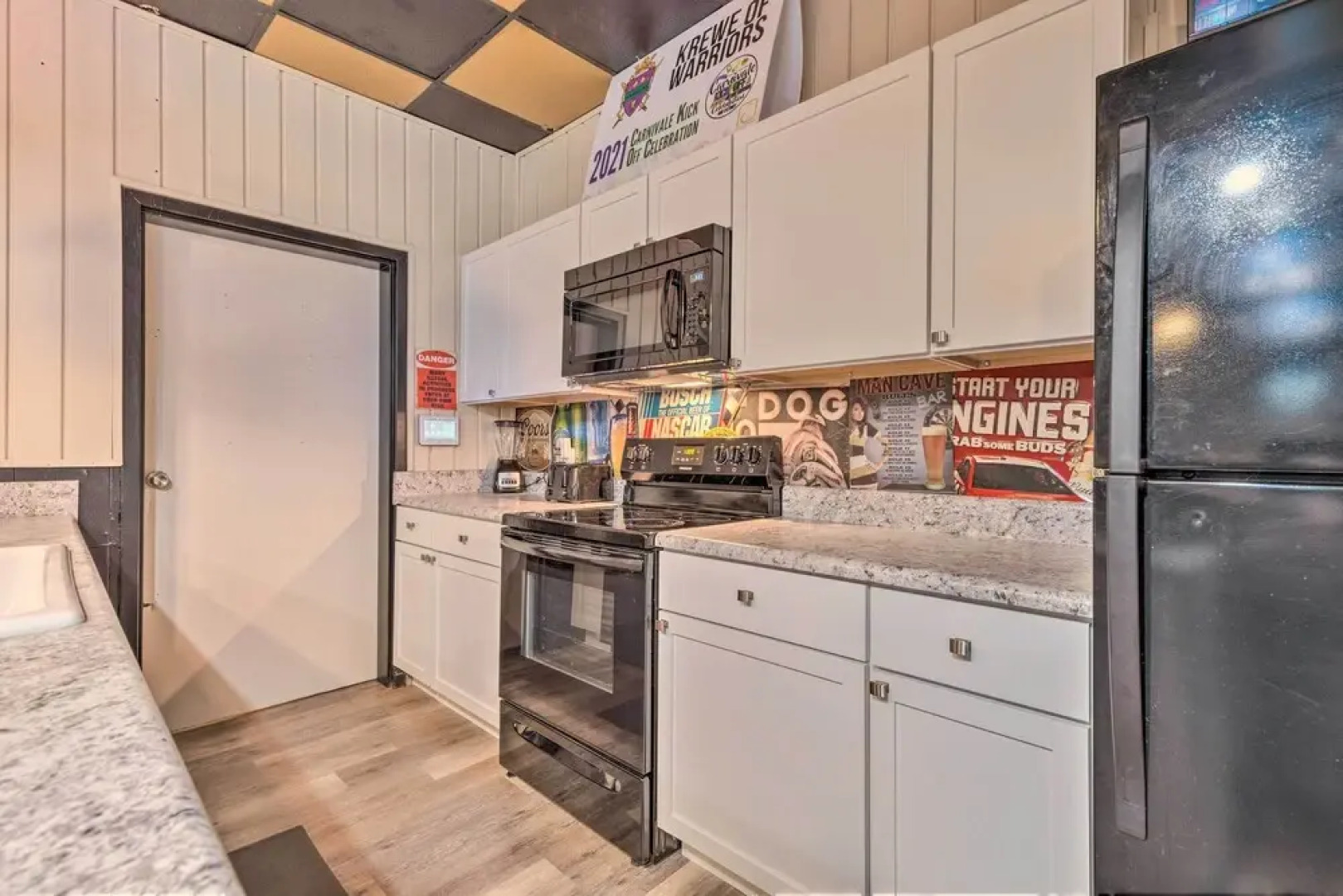 'the Float Yard' Pensacola Home w/ Pool Table