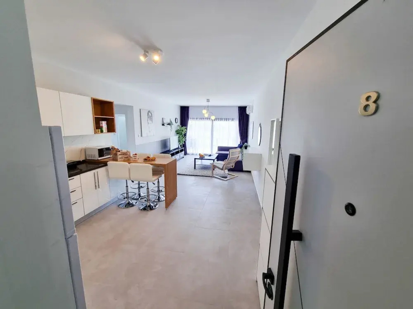 Helena Pool Apartments