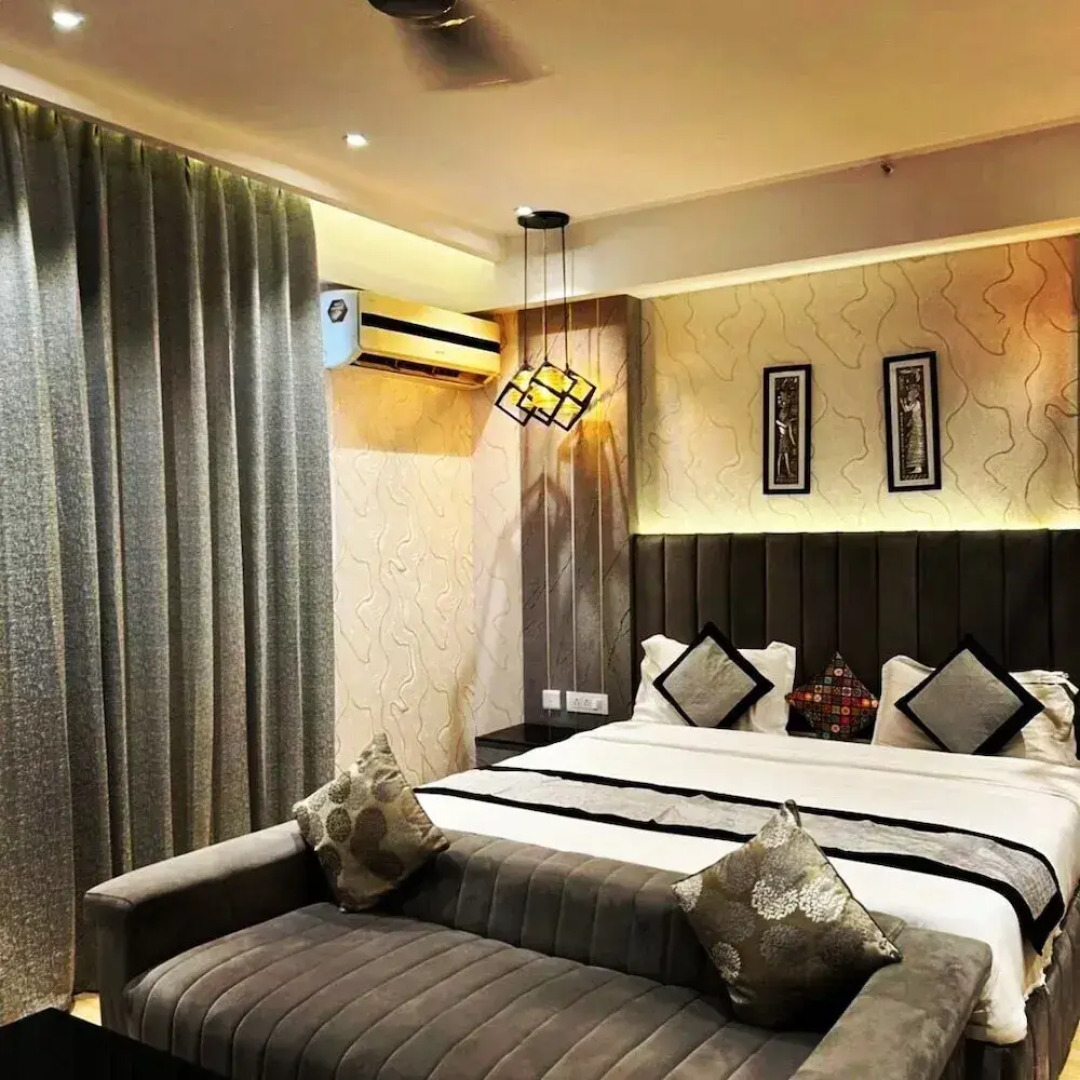 The Origin Suites opp Hyatt Regency