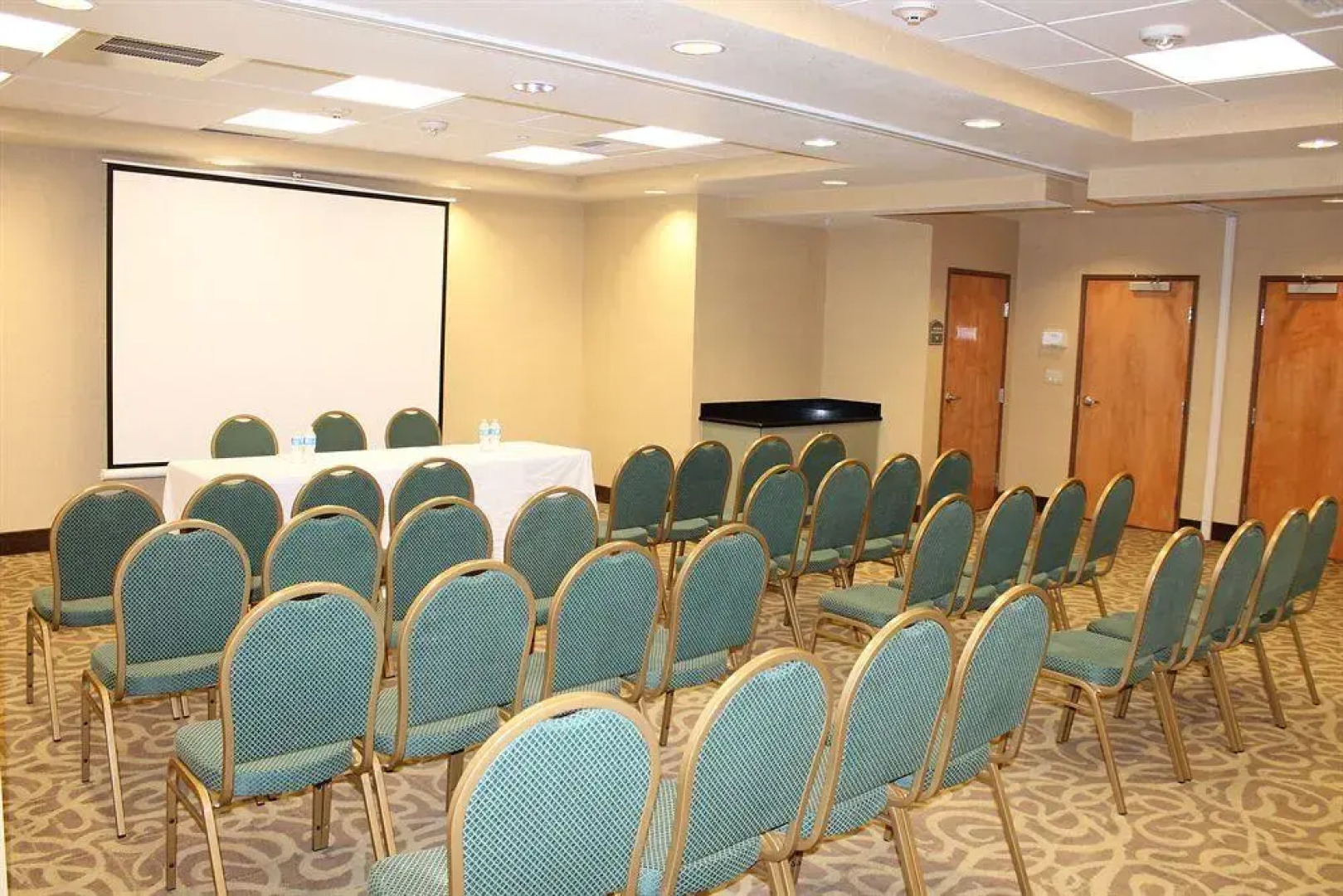 Comfort Suites I-80 W. Of UCD